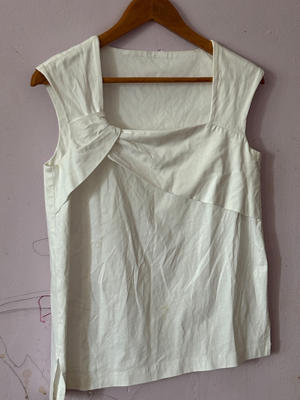 Cream Sleeveless Twist-Front Women's Tank Top